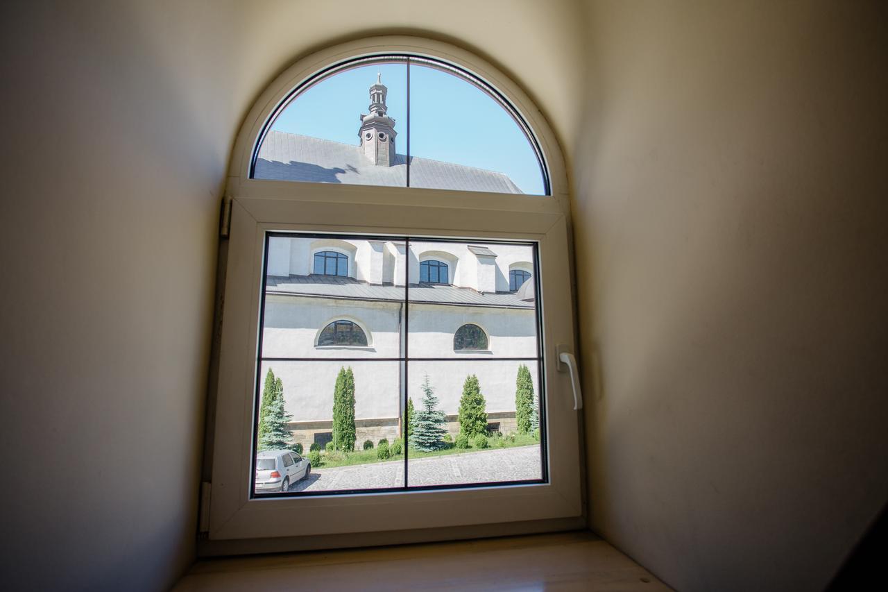 Guest House "Arkhistratyg" Λβιβ Εξωτερικό φωτογραφία